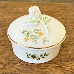 HOLLOHAZA HUNGARIAN PORCELAIN Floral  Lidded Dish.